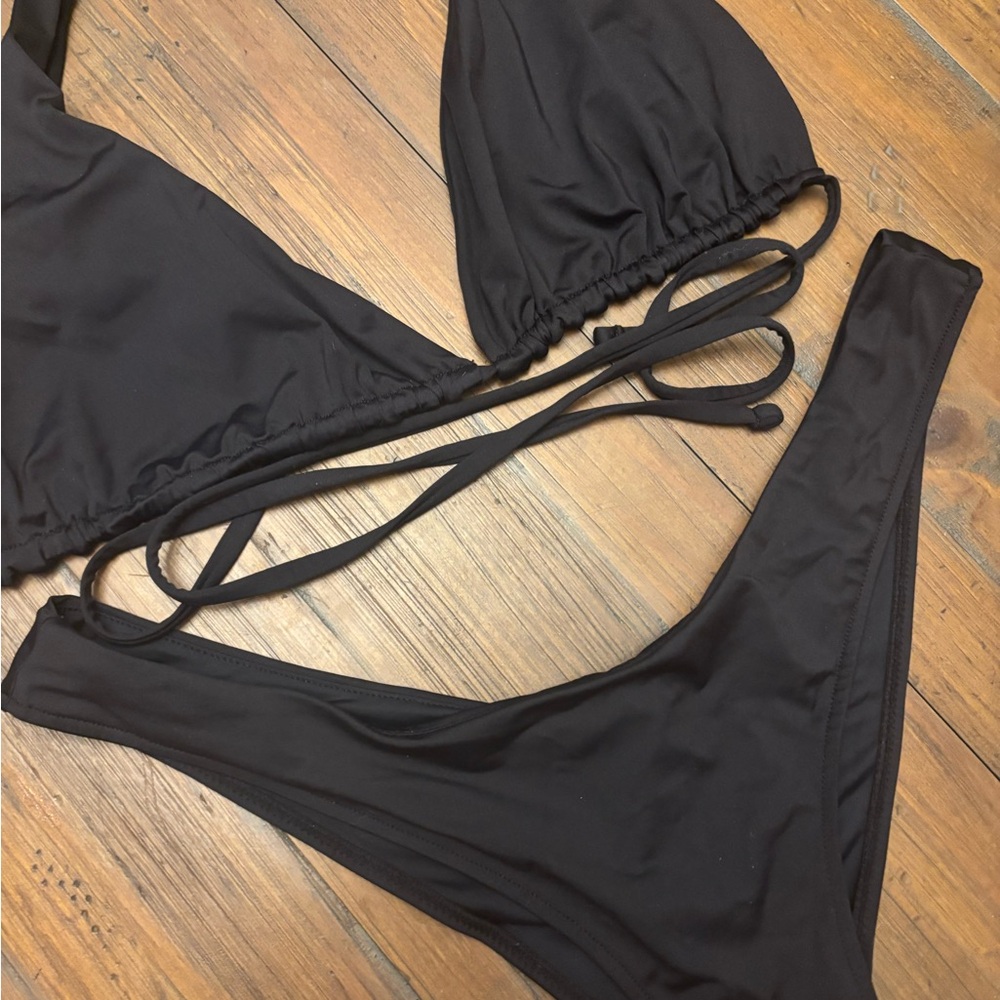 Frankie’s bikinis black bikini set